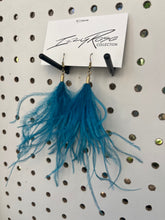 Load image into Gallery viewer, Multi strand turquoise feather
